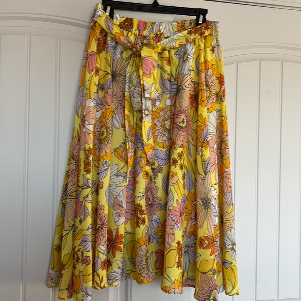 Her Destiny, 70s print vibes, medium full skirt